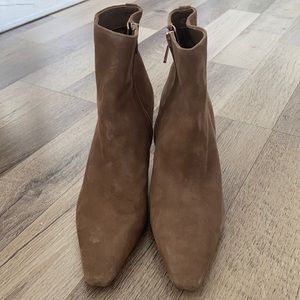 Brownish beige boots with heel leather